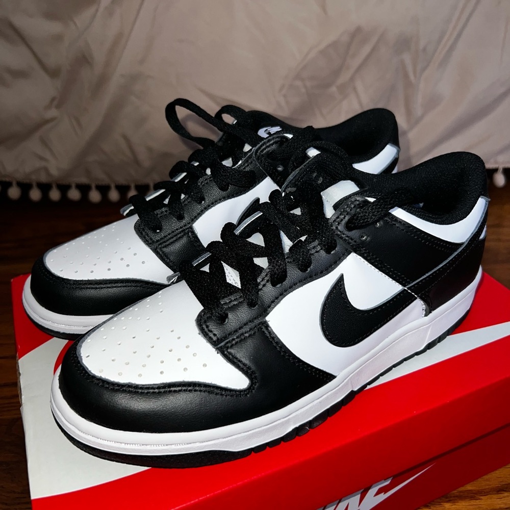 Nike Dunks low (Grade school)